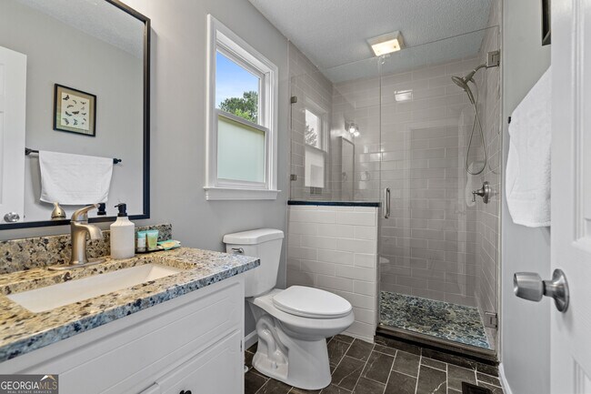 Building Photo - 13 Huntcliff Dr