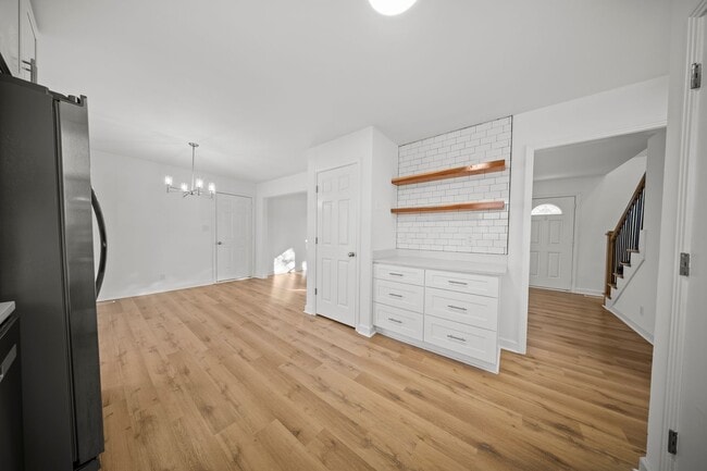 Building Photo - 3 Bedroom 2 Full Bath Home For Rent near Post!