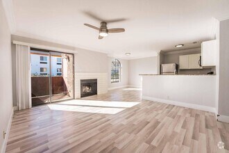 Building Photo - Beautiful 2 bed, 2 bath condo ready to mov...
