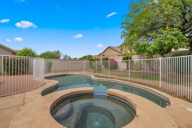 Building Photo - 7798 E Buteo Dr