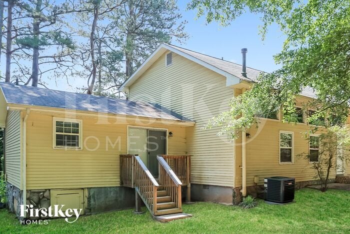 Building Photo - 3975 Sandy Plains Rd