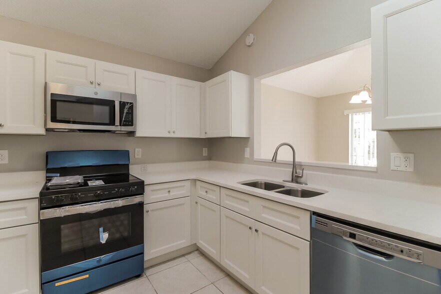 Building Photo - 725 Meadowside Ct
