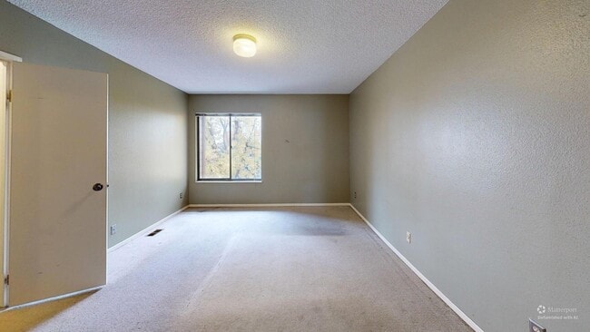 Building Photo - 449 S Wright St