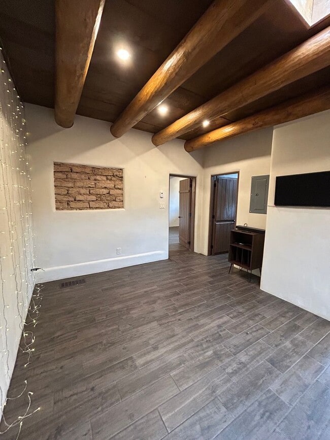 Building Photo - 152 Lorenzo Rd