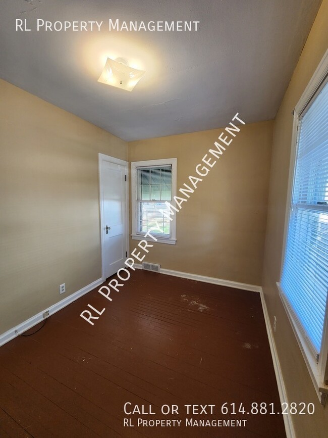 Building Photo - Cozy 2 Bedroom 1 Bathroom home in Eastmoor!