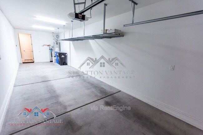 Building Photo - 5100 E Rancho Paloma Dr