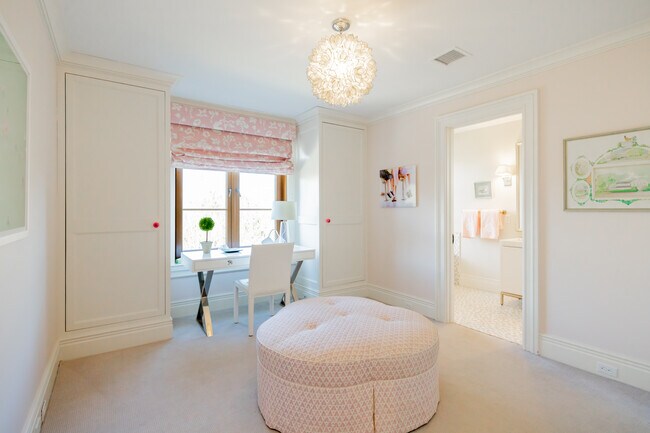 Building Photo - 286 Downs Path