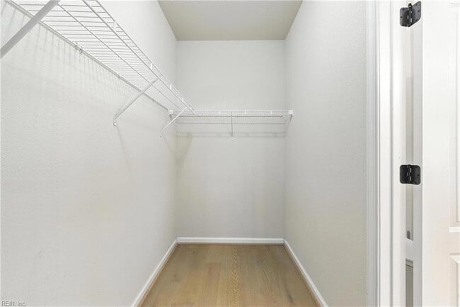 Building Photo - 522 Knolls Dr