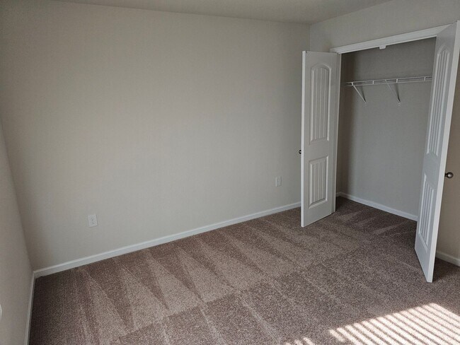 Building Photo - Brand New 3BR Home Minutes from the Airport