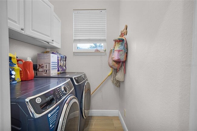 Building Photo - 1057 Island Pointe Dr