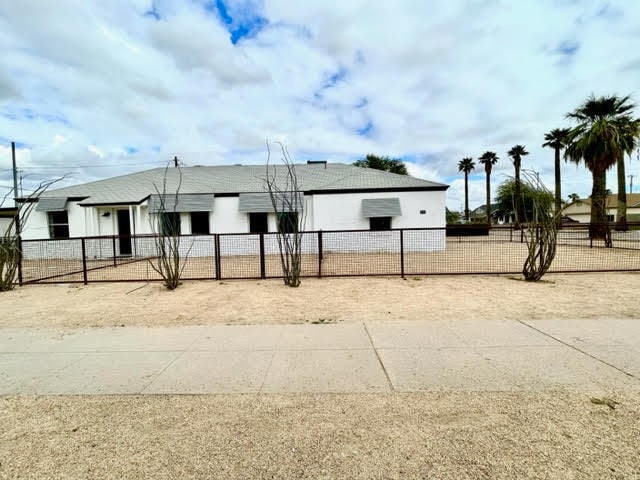 Building Photo - 1402 E McKinley St