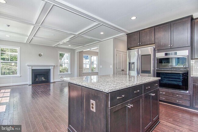 Building Photo - 3100 Greenway Blvd