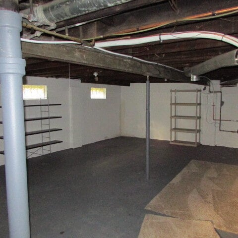 Building Photo - Private Entry Duplex Near Lake St Clair