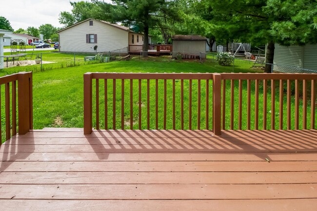 Building Photo - 2495 Willow View Ct