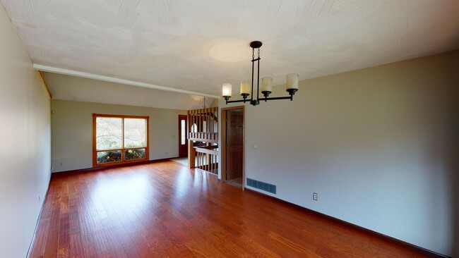 Building Photo - 3922 Ridgedale Dr