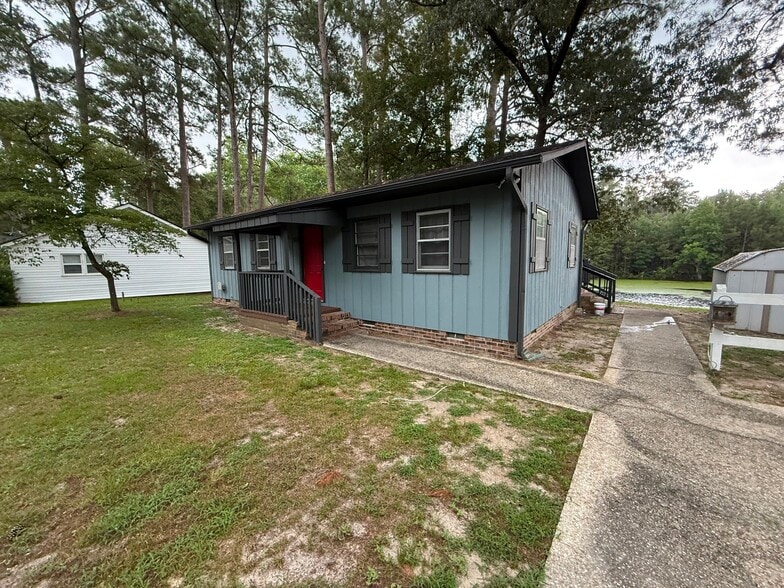 Building Photo - 303 Gator Lake Ct