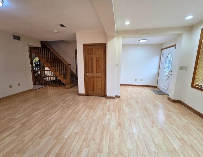 Building Photo - 911 80th St