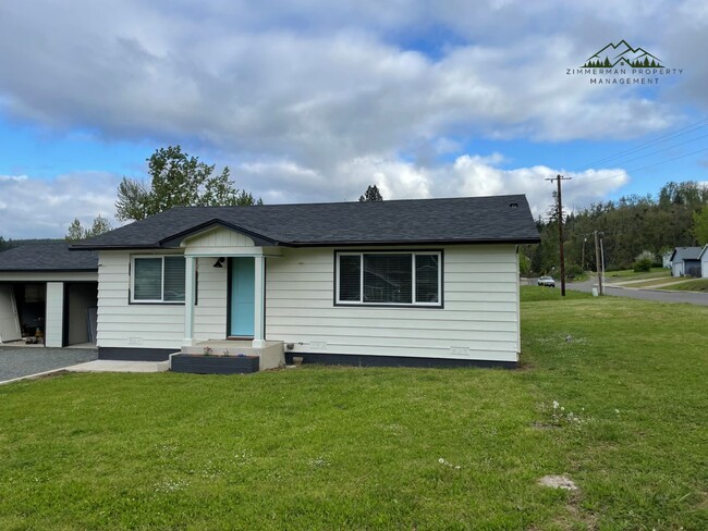 Building Photo - UPDATED 2 Bedroom, 1 Bathroom Home in Lowell