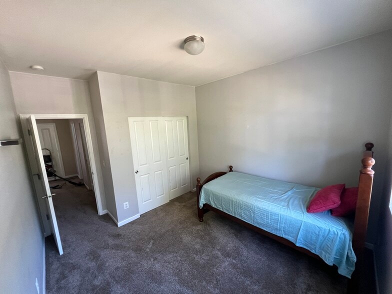 Bedroom - 3601 Lanyard Dr NE