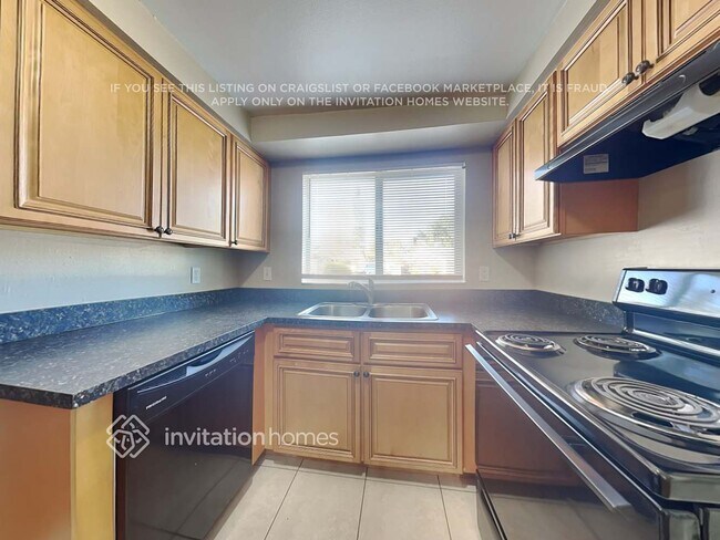 Building Photo - 3208 Saddlebrook Ave