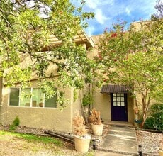 Building Photo - Spacious Riverhill Townhome