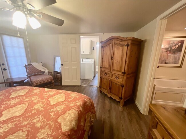 Building Photo - 7789 Mockingbird Dr