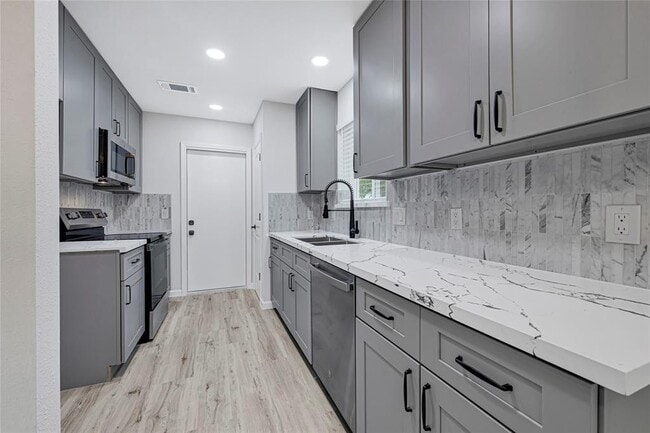 Building Photo - 23818 Lestergate Dr