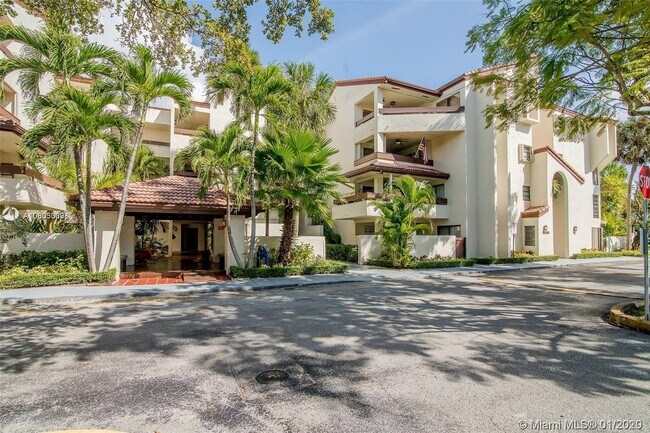 Building Photo - 9030 SW 125th Ave