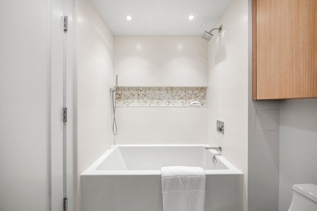 Building Photo - 700 Harrison Ave