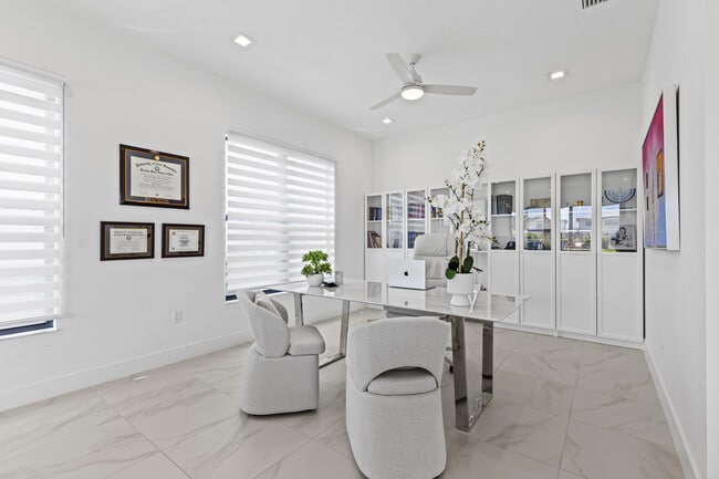 Building Photo - 12884 Wingspan Ct