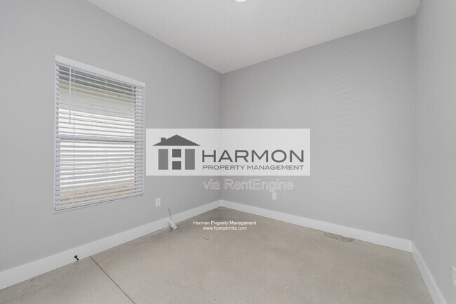 Building Photo - 2160 S Thatcher Ct
