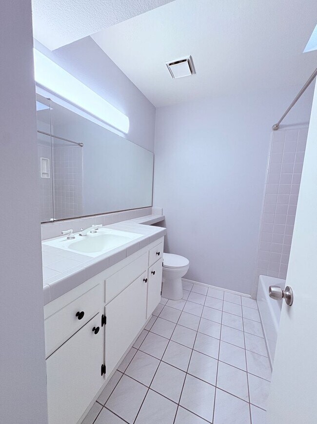 Building Photo - 5106 Griffin Oaks Ln