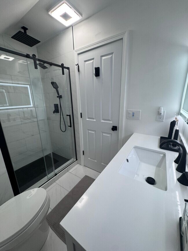 Building Photo - 25 Thornton Ave