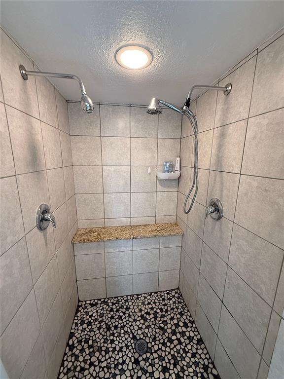 Building Photo - 22497 Glen Ave