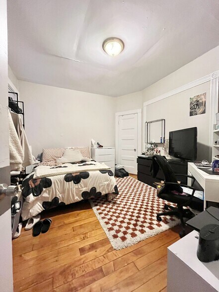 Building Photo - 614 Columbus Ave