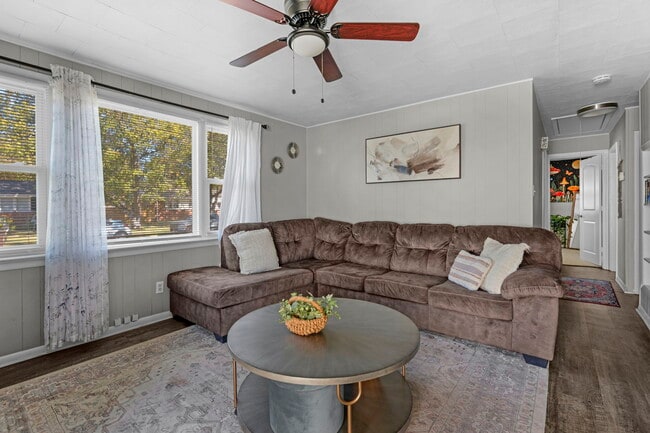 Building Photo - 2910 Mattox Dr