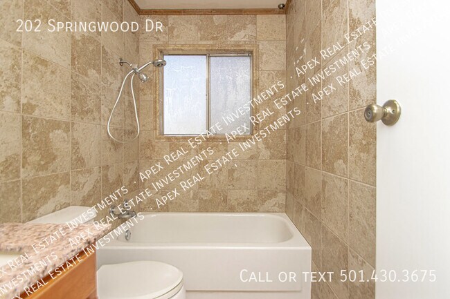 Building Photo - 202 Springwood Dr