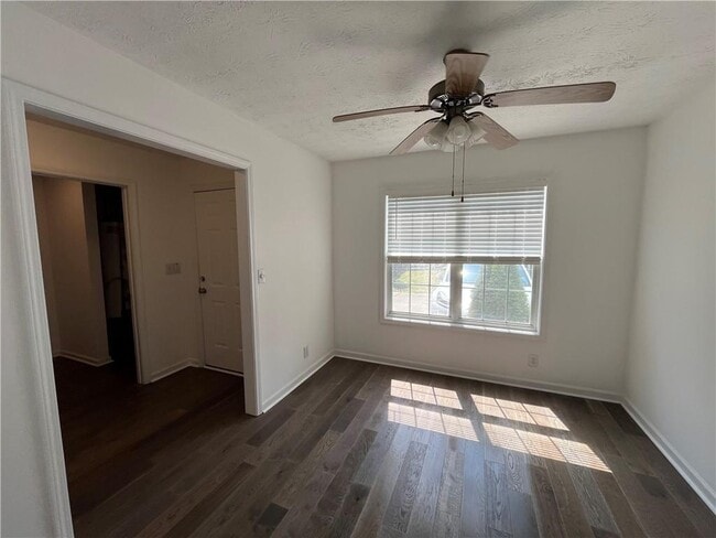 Building Photo - 678 Arbour Way