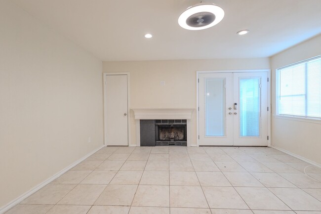 Building Photo - Nice and roomy one bedroom, First floor fl...
