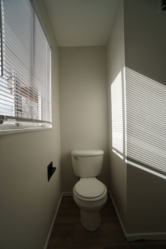 Building Photo - 6727 Dale Rd