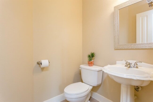 Building Photo - 5918 Union Springs