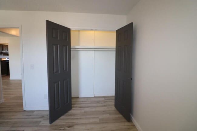 Building Photo - 118 Fairway Ave