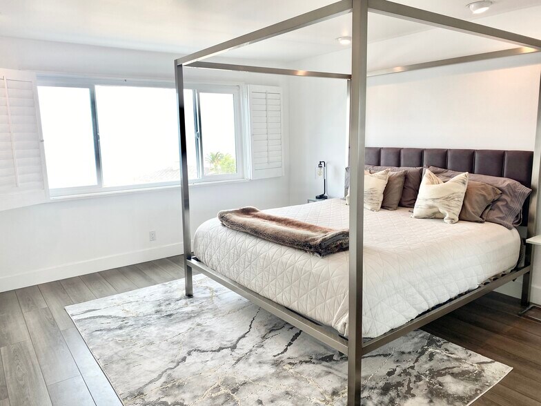 Primary Bedroom - 18203 Coastline Dr