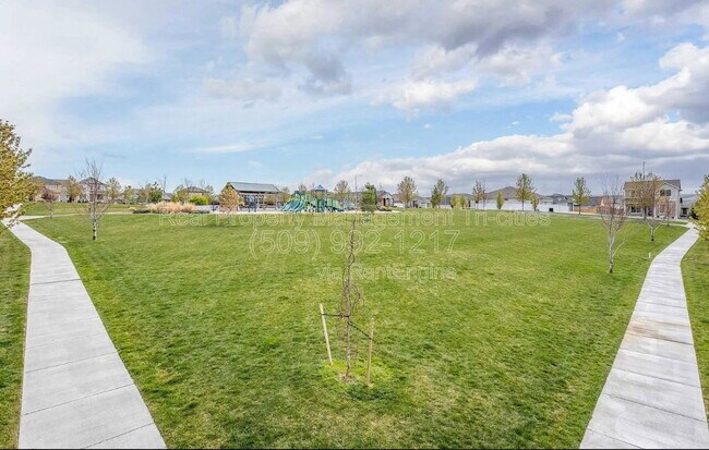 Building Photo - 4646 Corvina St