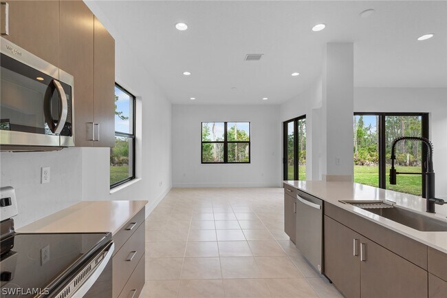 Building Photo - 5693 Cassidy Ln