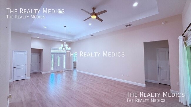 Building Photo - 4791 NE 125th Lp