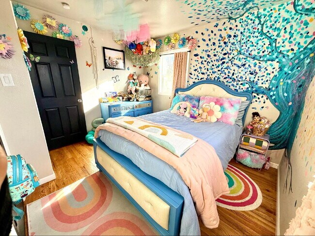 Building Photo - Gorgeously Updated Pueblo Home