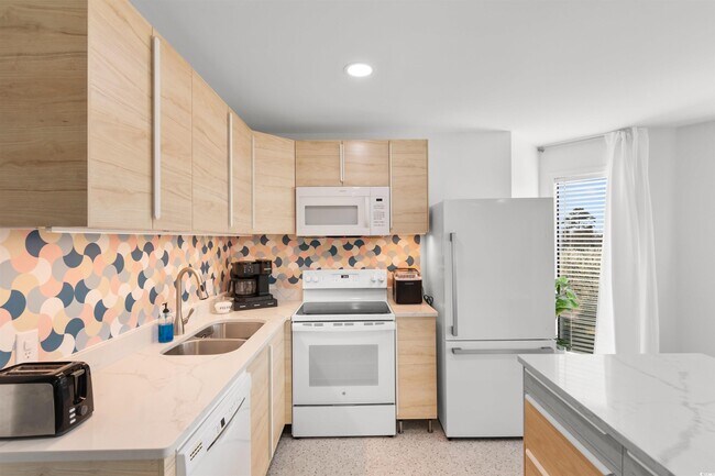 Building Photo - 1500 Cenith Dr