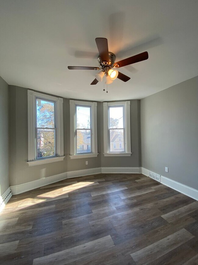 Building Photo - 181 N Balph Ave