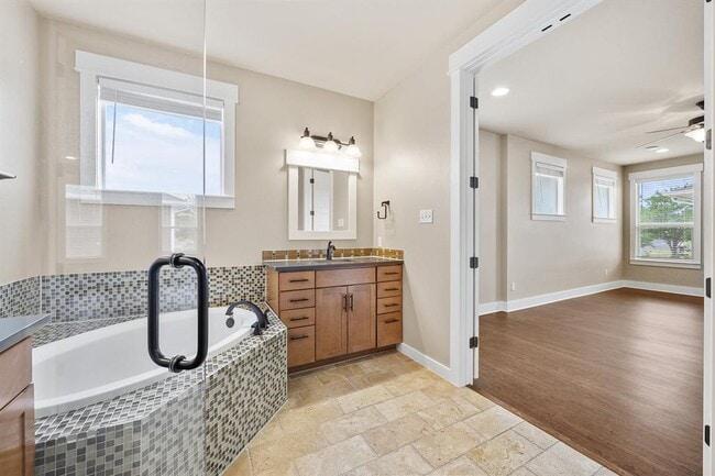 Building Photo - 1700 Cedar Bend Dr